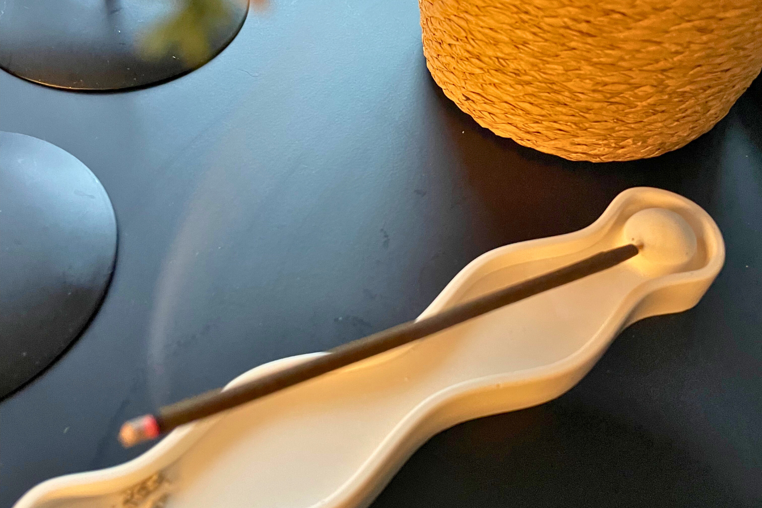 Atmosféra a rituály s Jesmonite dekoracemi